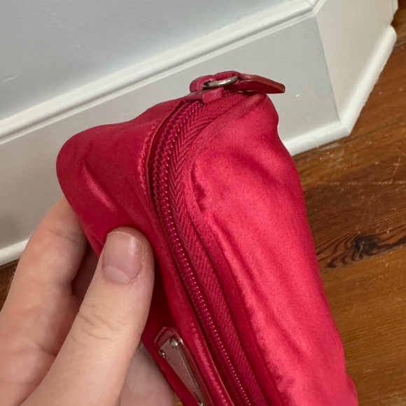 Prada Logo Pouch Cosmetics Red Nylon Leather Roll Out Authentic - Picture 15 of 15